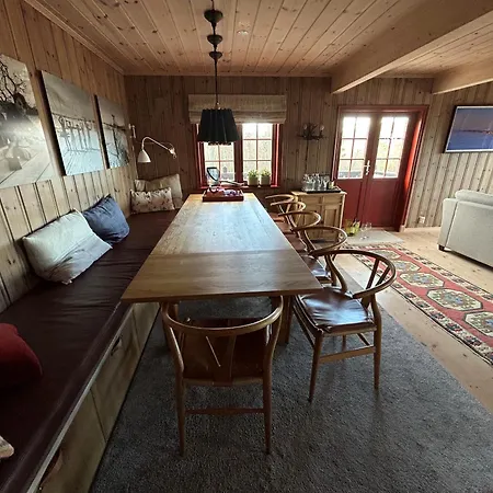 Spacious With Beautiful Views *