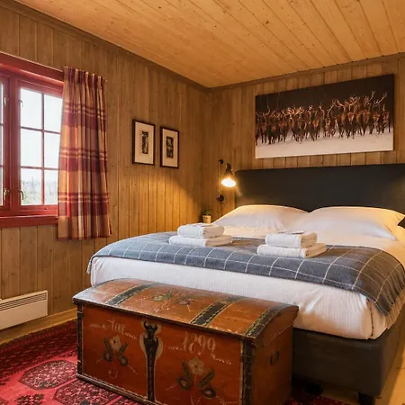 Spacious With Beautiful Views *