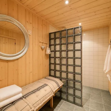 Spacious With Beautiful Views