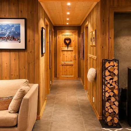 Spacious With Beautiful Views *
